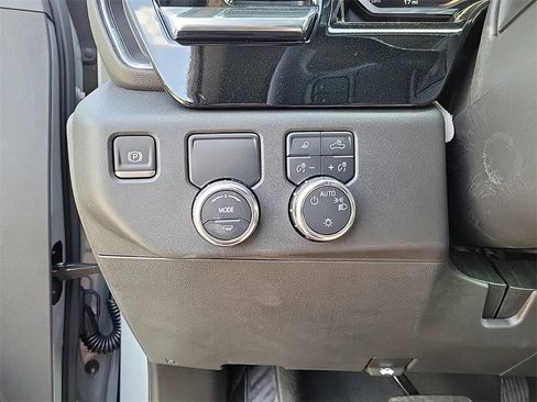 New 2025 GMC Sierra 1500 SLE w/ X31 Off-Road Package image 12