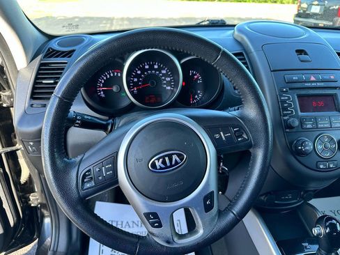 Used 2012 Kia Soul + FWD image 10