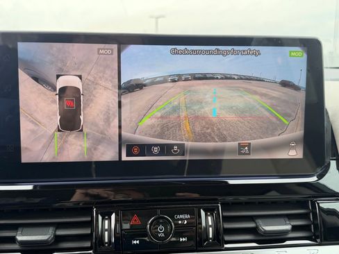 New 2026 Nissan Pathfinder SL FWD image 12