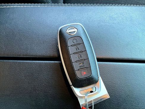 Used 2024 Nissan Rogue SV image 16