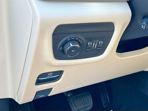 New 2025 Jeep Grand Cherokee L Limited w/ Luxury Tech Group II image 10