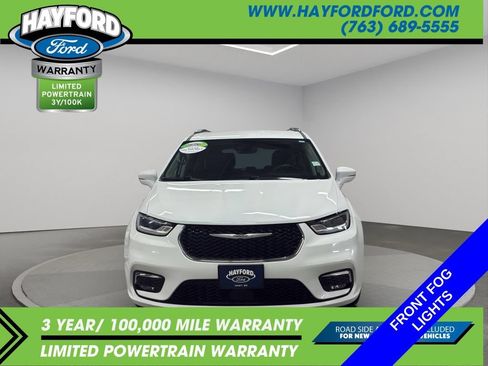 Used 2022 Chrysler Pacifica Touring-L FWD image 6