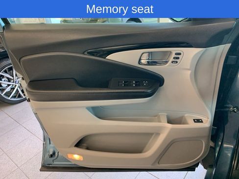 Used 2020 Honda Pilot Touring image 10