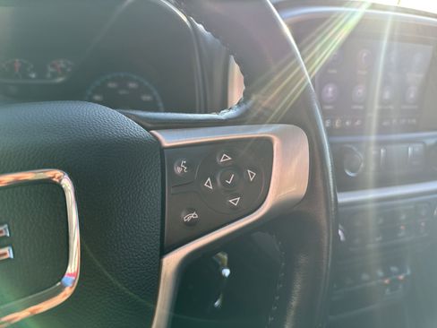 Used 2020 GMC Canyon SLT w/ Driver Alert Package image 19