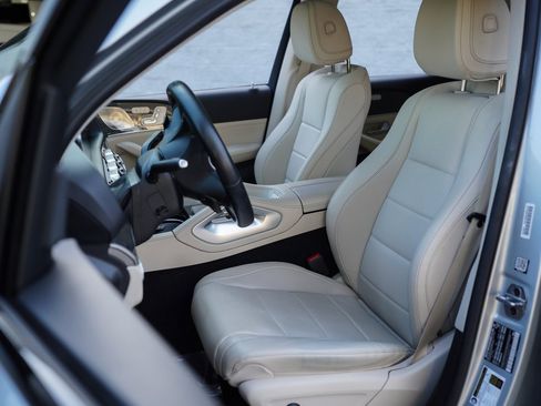 Used 2023 Mercedes-Benz GLE 450 4MATIC w/ AMG Line Exterior image 22