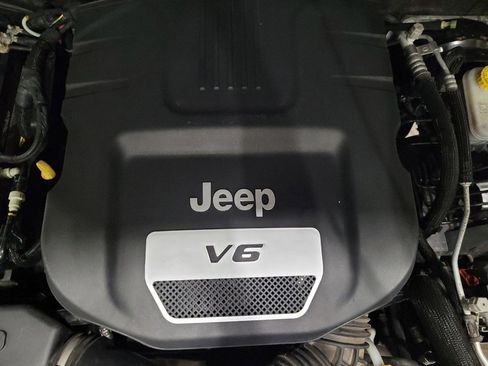 Used 2018 Jeep Wrangler Unlimited Sport S image 30