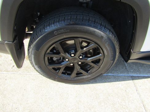 Used 2023 Jeep Grand Cherokee L Laredo AWD/4WD image 11