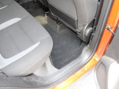 Used 2022 Chevrolet TrailBlazer LT w/ Sun and Liftgate Package FWD image 31