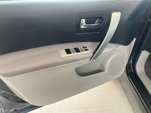 Used 2013 Nissan Rogue SV w/ Premium Pkg FWD image 17