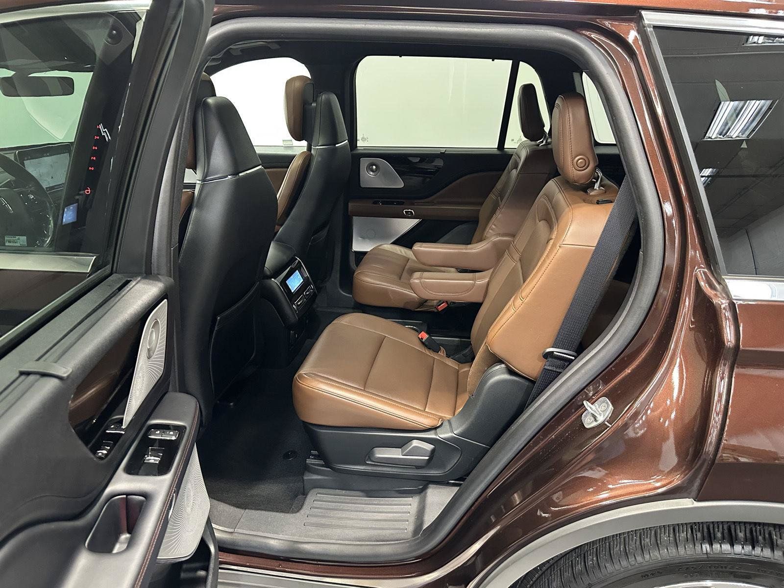 Used 2020 Lincoln Aviator Reserve w/ Equipment Group 202A AWD/4WD image 25