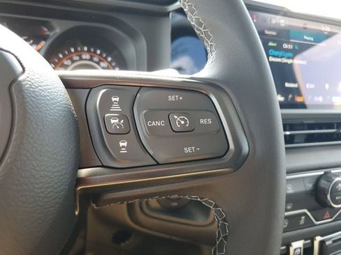 New 2025 Jeep Gladiator Sport image 24