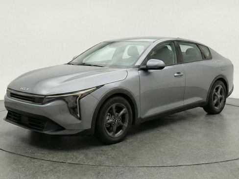 Used 2025 Kia K4 FWD image 3