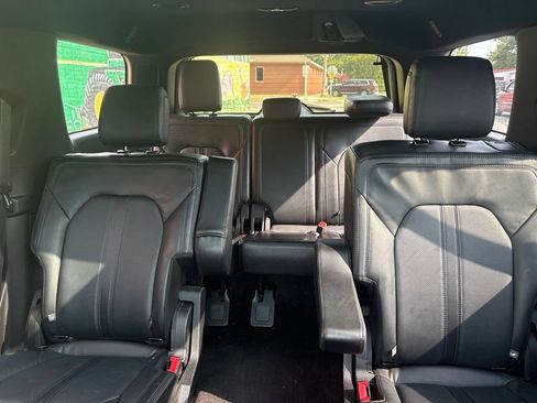Used 2018 Ford Expedition Limited w/ Equipment Group 301A AWD/4WD image 22