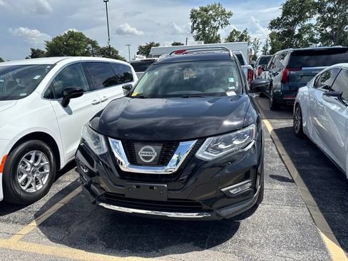 Used 2017 Nissan Rogue SL w/ SL Premium Package FWD image 2
