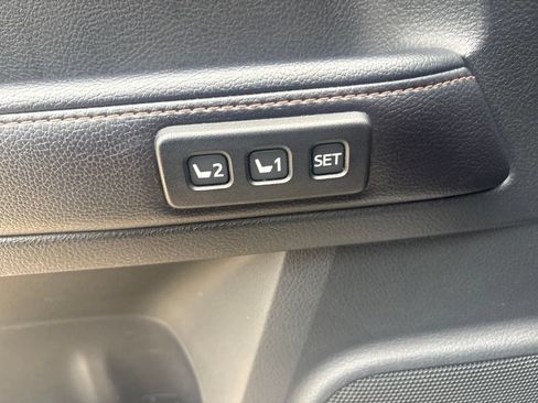 Used 2016 Toyota 4Runner Limited AWD/4WD image 10