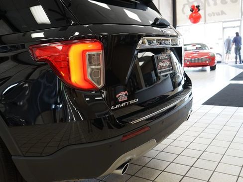 Used 2023 Ford Explorer Limited w/ Equipment Group 301A AWD/4WD image 16