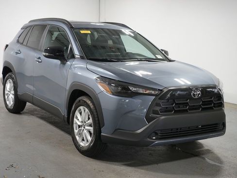 Certified 2026 Toyota Corolla Cross LE FWD image 3
