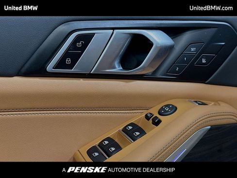 Used 2024 BMW X5 sDrive40i w/ M Sport Package RWD image 3