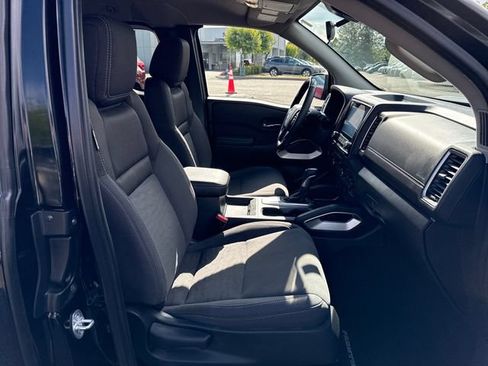 Used 2022 Nissan Frontier SV AWD/4WD image 9