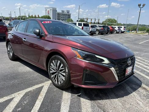 Used 2024 Nissan Altima 2.5 SV FWD image 7