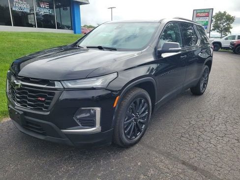 Used 2022 Chevrolet Traverse RS image 2