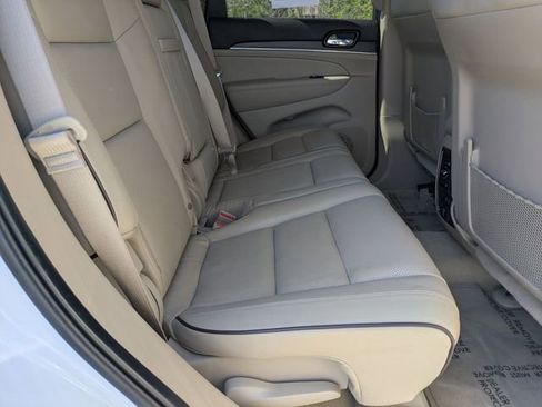 Used 2021 Jeep Grand Cherokee Overland RWD image 29