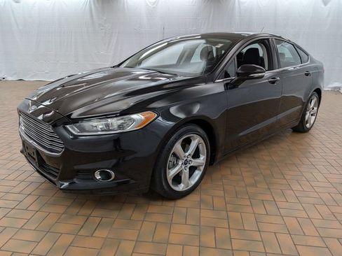 Used 2016 Ford Fusion SE w/ Equipment Group 201A FWD image 3