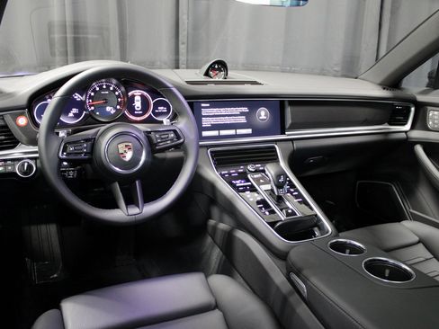 Certified 2023 Porsche Panamera 4 Platinum Edition w/ Assistance Package image 4