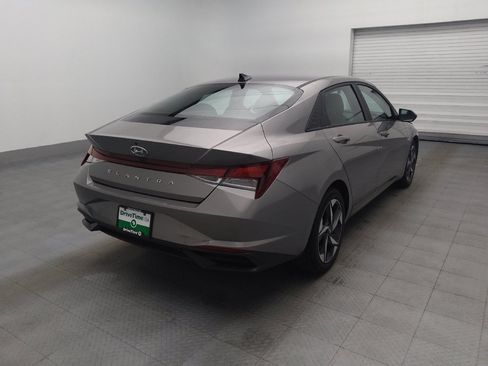 Used 2023 Hyundai Elantra SEL w/ Convenience Package FWD image 9