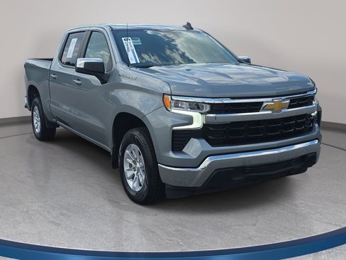 Used 2025 Chevrolet Silverado 1500 LT RWD image 3