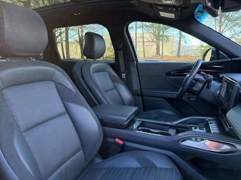 Used 2024 Lincoln Nautilus Reserve w/ Equipment Group 202A image 23