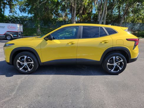 Certified 2024 Chevrolet Trax RS w/ Driver Confidence Package FWD image 9