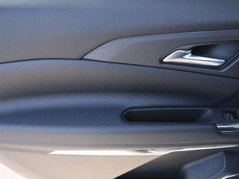 New 2026 Chevrolet Traverse High Country image 25