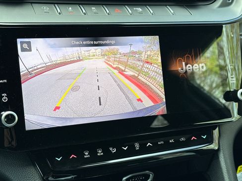 New 2026 Jeep Grand Cherokee Altitude AWD/4WD image 20