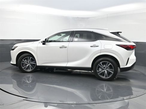 Used 2023 Lexus RX 350h image 42