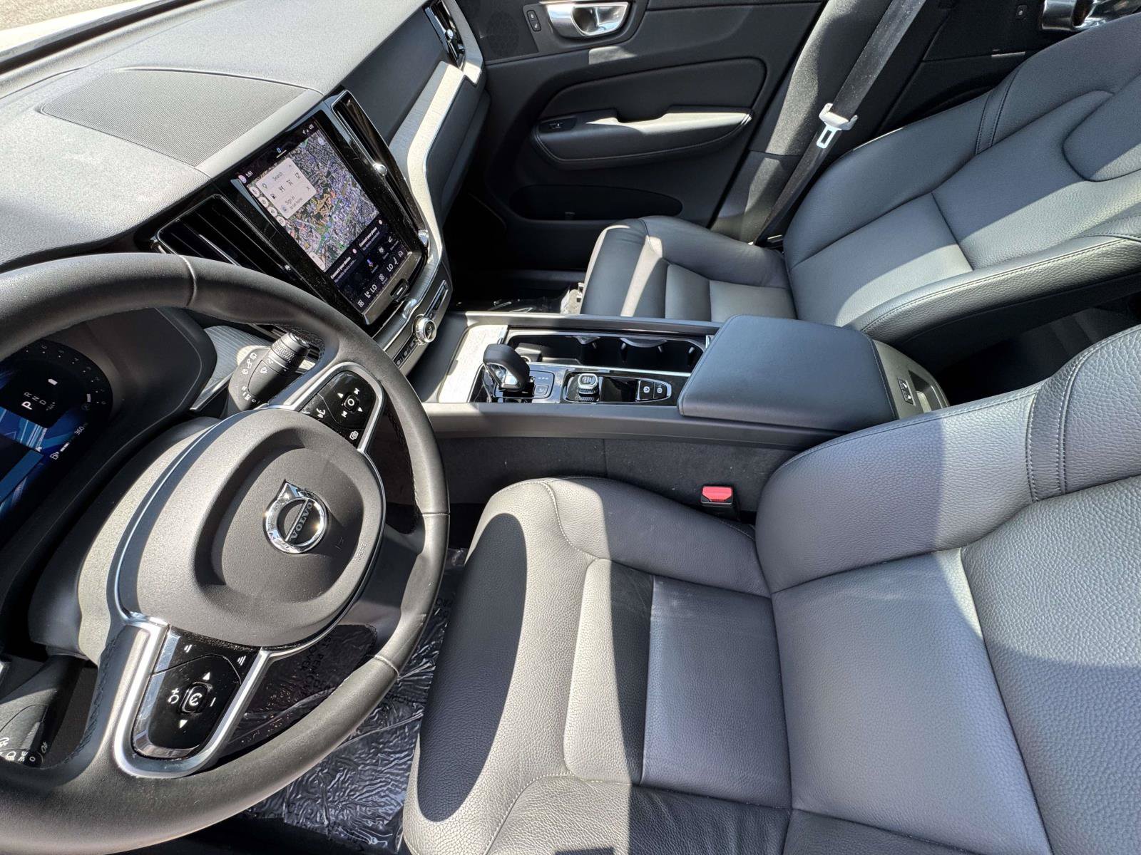 Certified 2025 Volvo XC60 B5 Plus AWD/4WD image 10