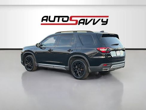 Used 2025 Honda Pilot Touring image 5