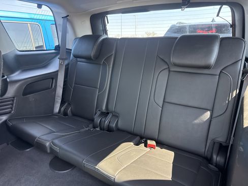 Used 2020 GMC Yukon Denali w/ Denali Ultimate Black Edition image 8