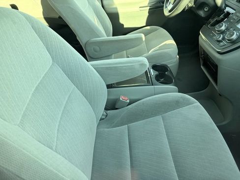 Used 2017 Toyota Sienna LE FWD image 5