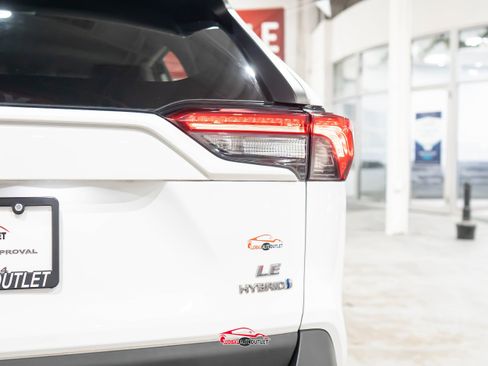 Used 2020 Toyota RAV4 LE image 43