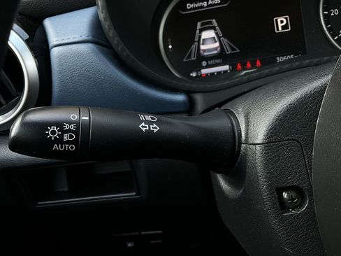 Used 2025 Nissan Versa SV image 31