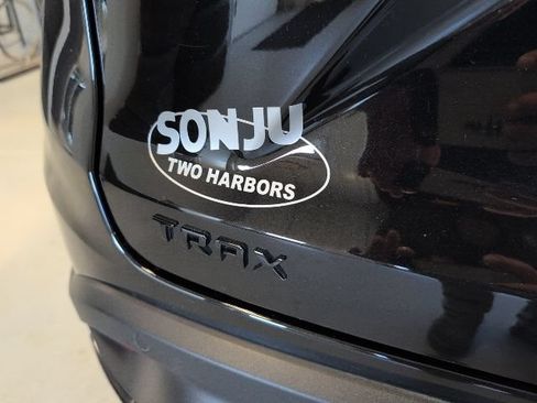 Used 2025 Chevrolet Trax RS w/ Sunroof Package FWD image 35