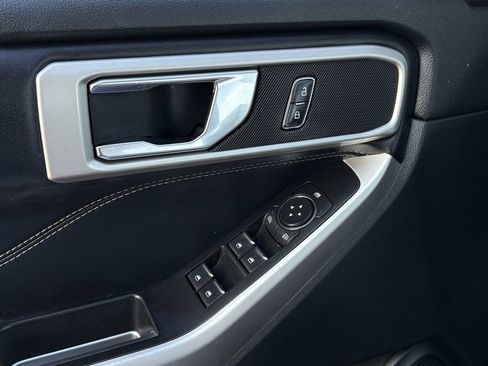 Used 2022 Ford Explorer XLT RWD image 24