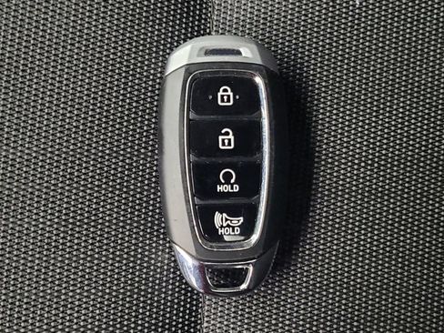 Used 2023 Hyundai Venue Limited FWD image 32
