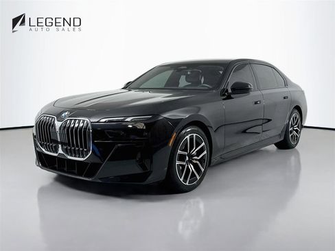 Used 2025 BMW 740i xDrive AWD/4WD image 1