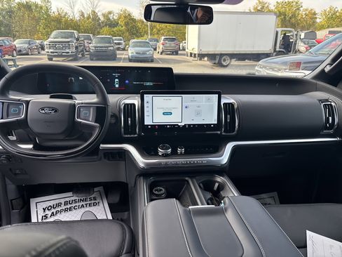 New 2025 Ford Expedition Max Platinum w/ Stealth Performance Package image 15