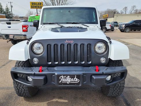 Used 2017 Jeep Wrangler Unlimited Rubicon AWD/4WD image 3