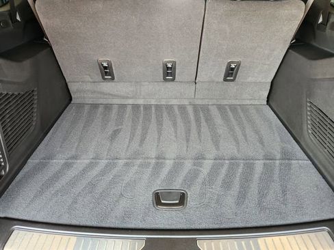 New 2026 Chevrolet Suburban High Country AWD/4WD image 28