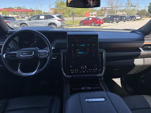 Used 2025 GMC Yukon Denali image 15