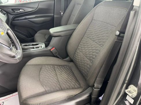 Used 2020 Chevrolet Equinox LT w/ Driver Convenience Package image 33